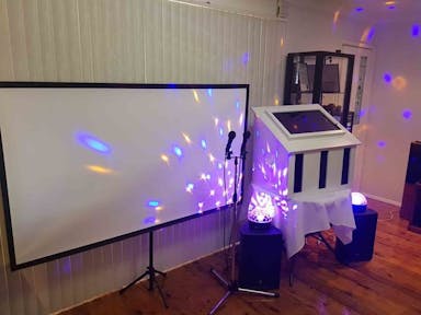 Hire Pkg 3: Jukebox Karaoke, Projector & Screen